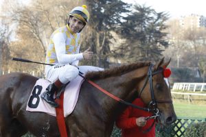 Lee más sobre el artículo MUERE EN USA EL TRIPLECORONADO KAY ARMY